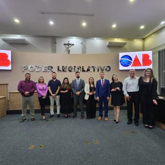 Vereadores prestigiam entregas de carteiras às novas advogadas