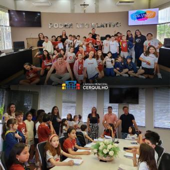 Alunos do 5° Ano do Colégio Gradual visitam Câmara Municipal 